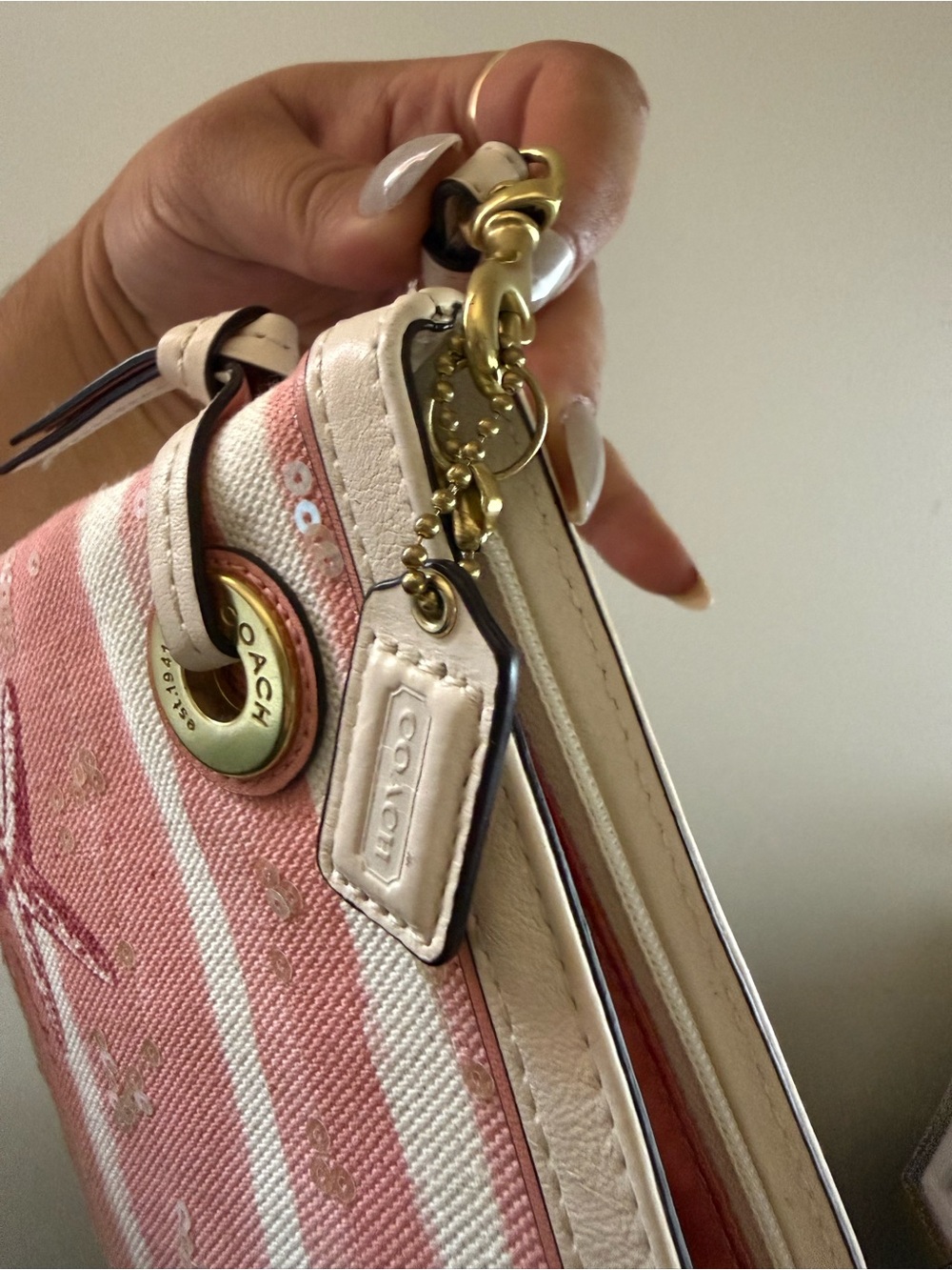 Coach Rare Seashell Pink Coral Wristlet - Picture 5 of 5
